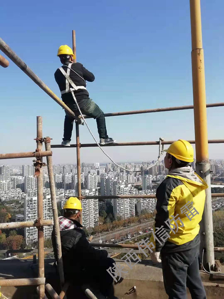 浙江嘉興某雷達站避雷針安裝現(xiàn)場5